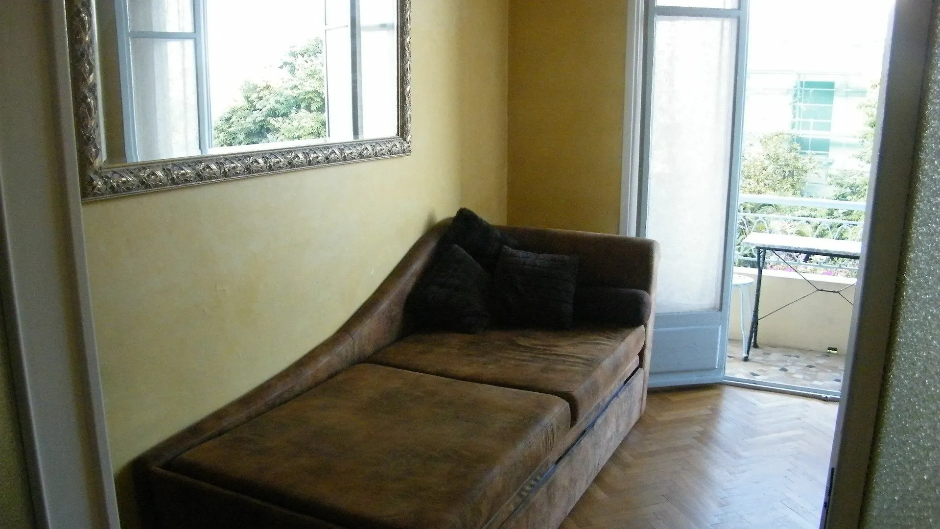 Henri IV 2Chambres Jardin Mer-Pettorossi Nice 0*,  Frankrike